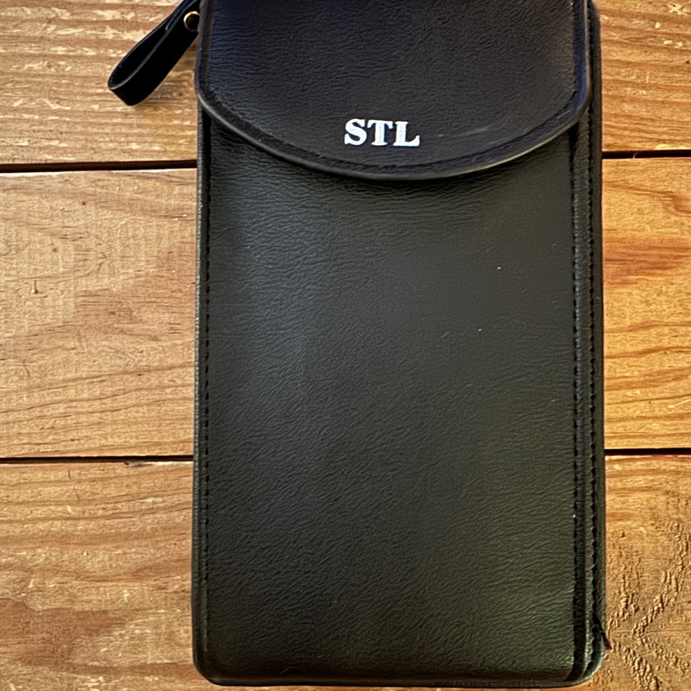 SELENA THE LABEL Original Clutch to Crossbody